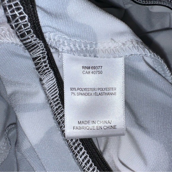 Everyday Jones Madeline Jones 1X Black White Floral Jumpsuit Pockets Wide Leg - Picture 9 of 9